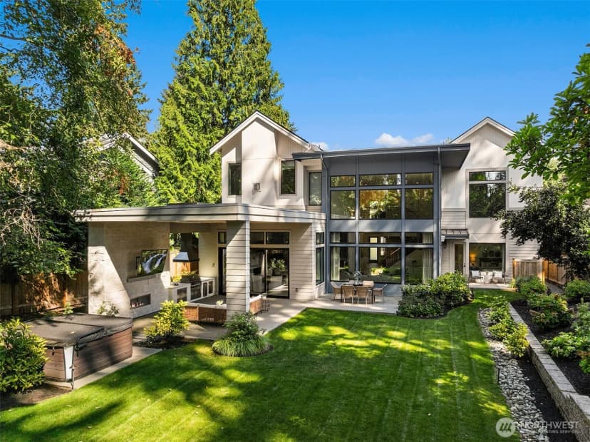 Property photo for 2131 104th Place Se, Bellevue