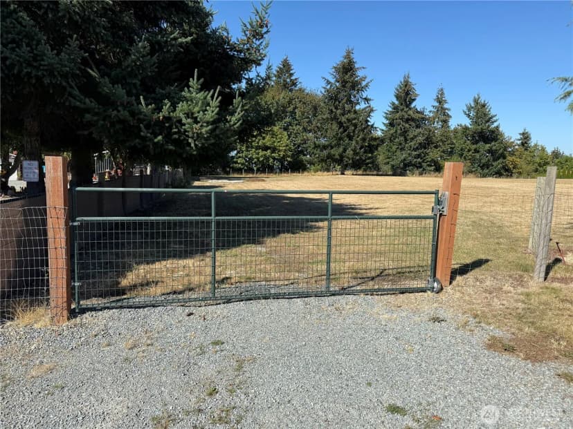 Property photo for 28605 26th Avenue E, Roy photo 5