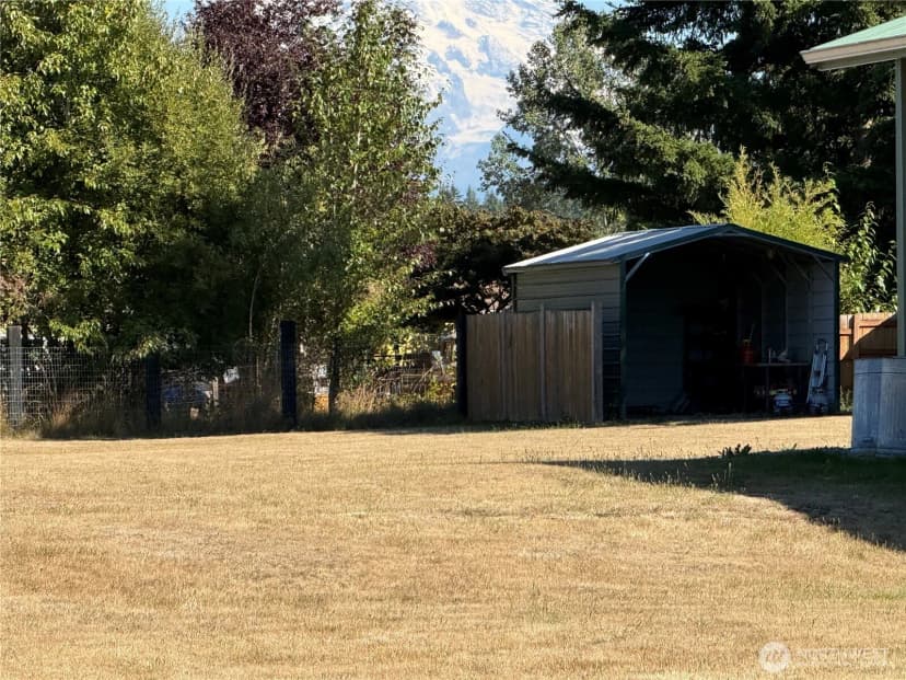 Property photo for 28605 26th Avenue E, Roy photo 10