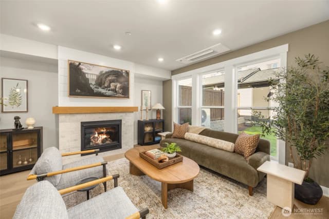 Property photo for 452 222nd Place Se, Sammamish photo 3