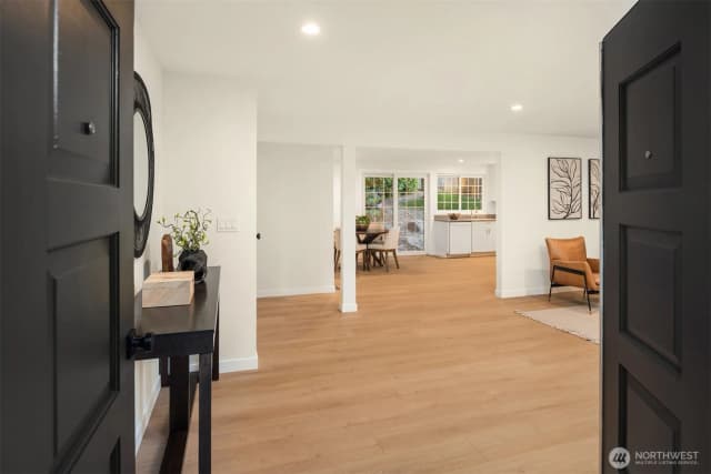 Property photo for 12523 Ne 138th Place, Kirkland photo 5
