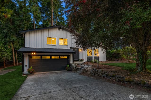 Property photo for 12523 Ne 138th Place, Kirkland photo 2