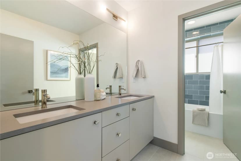 Property photo for 3420 33rd Avenue W, Seattle photo 22