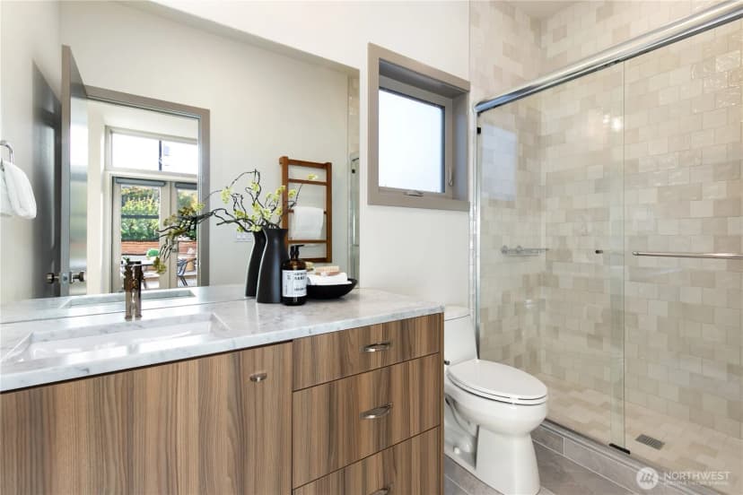 Property photo for 3420 33rd Avenue W, Seattle photo 18