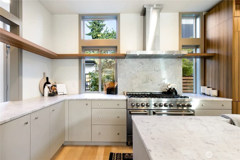 Property photo for 3420 33rd Avenue W, Seattle photo 16