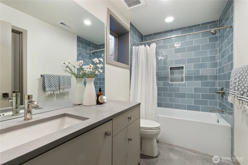 Property photo for 3420 33rd Avenue W, Seattle photo 33