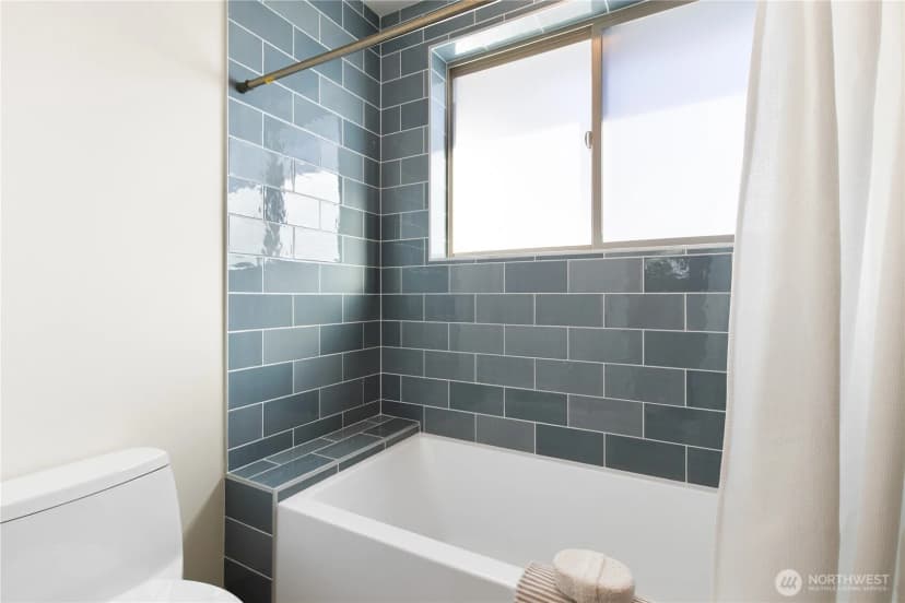 Property photo for 3420 33rd Avenue W, Seattle photo 23