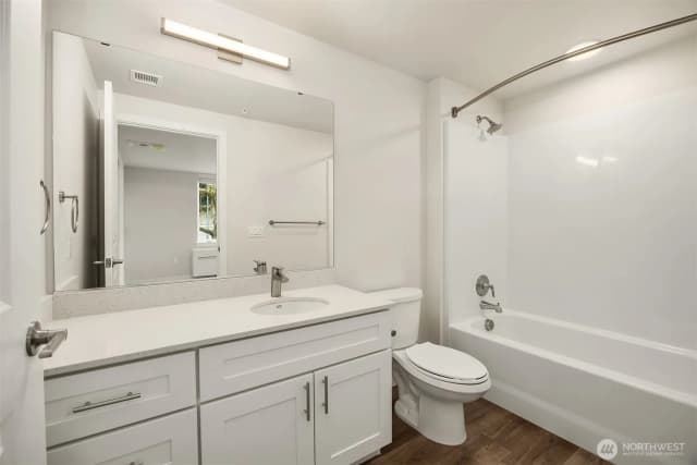 Property photo for 5022 Martin Luther King Jr Way S #10, Seattle photo 4