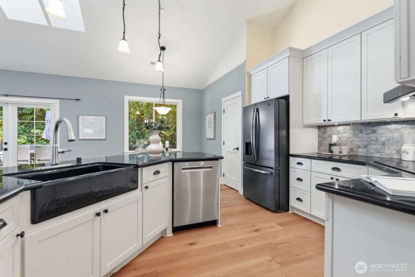 Property photo for 17006 37th Avenue Ne, Lake Forest Park photo 15