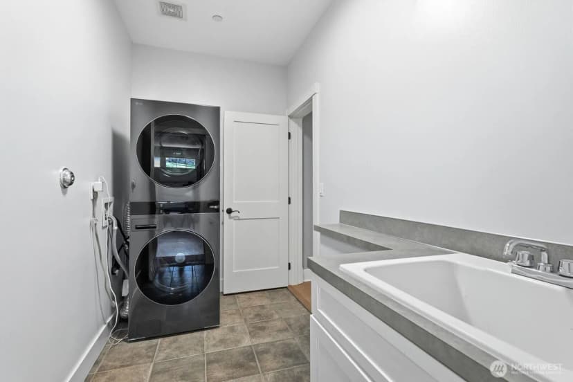 Property photo for 17006 37th Avenue Ne, Lake Forest Park photo 23
