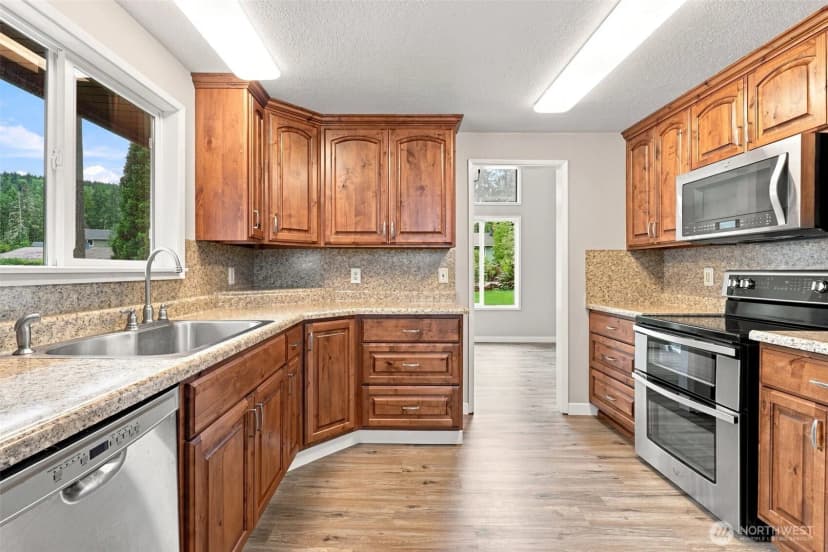 Property photo for 325 Rollingwood Drive, Kelso photo 11