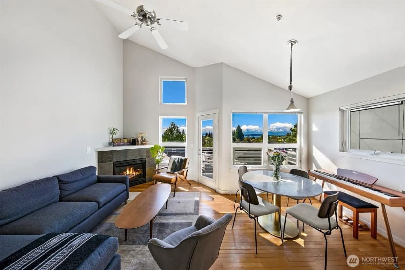 Property photo for 5953 California Avenue Sw #2c, Seattle photo 6