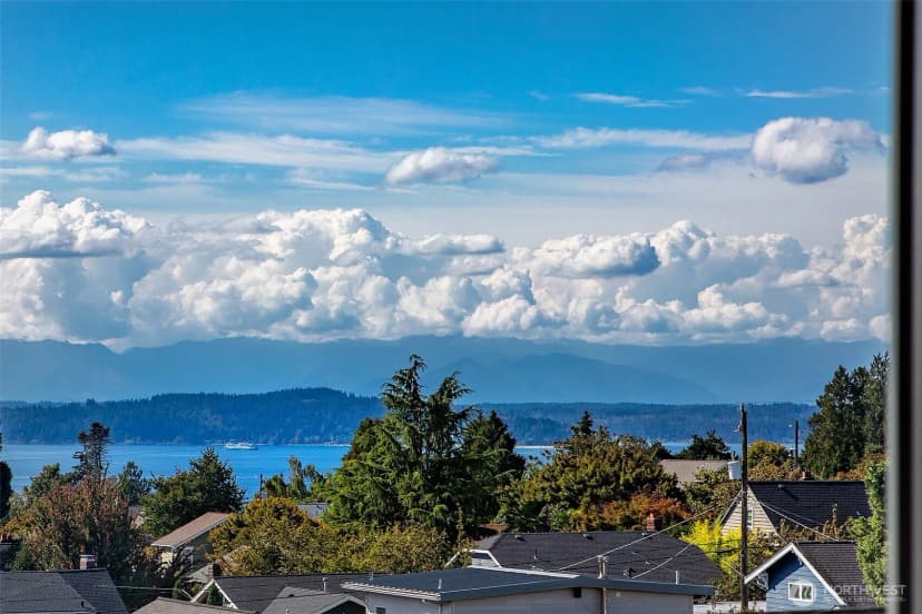 Property photo for 5953 California Avenue Sw #2c, Seattle