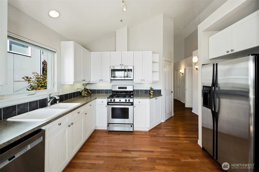 Property photo for 5953 California Avenue Sw #2c, Seattle photo 13