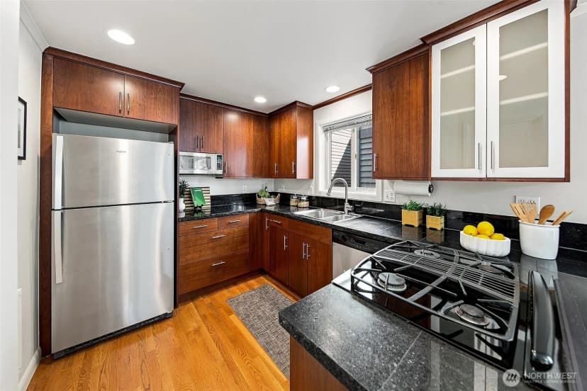 Property photo for 1512 Taylor Avenue N #c, Seattle photo 4