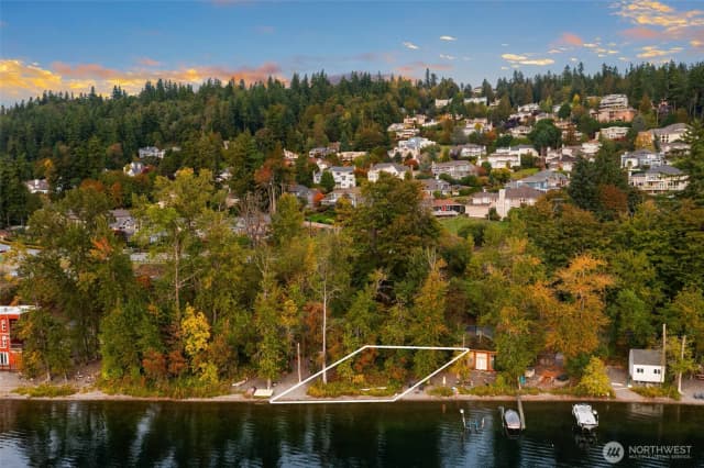 Property photo for 35753001 E Lake Sammamish Parkway, Sammamish photo 2