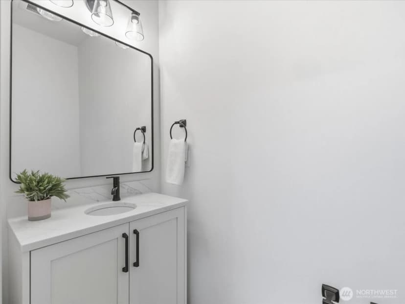 Property photo for 817 Olympic Boulevard #b, Everett photo 21