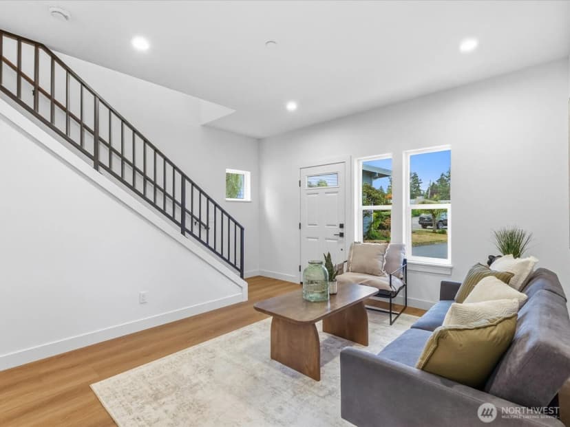 Property photo for 817 Olympic Boulevard #b, Everett photo 17