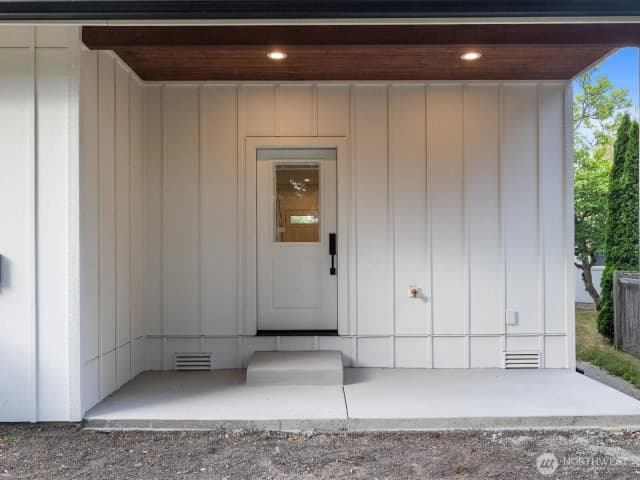 Property photo for 817 Olympic Boulevard #b, Everett photo 3