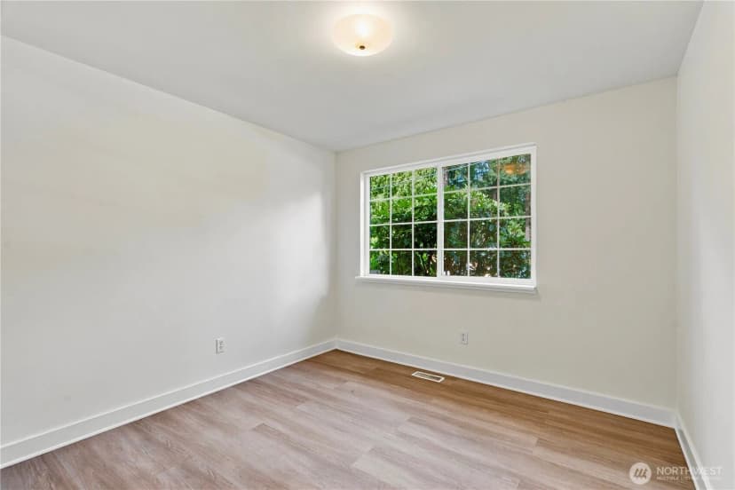 Property photo for 21205 Ne 60th Place, Redmond photo 16