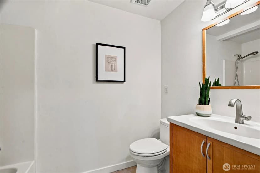 Property photo for 21205 Ne 60th Place, Redmond photo 17