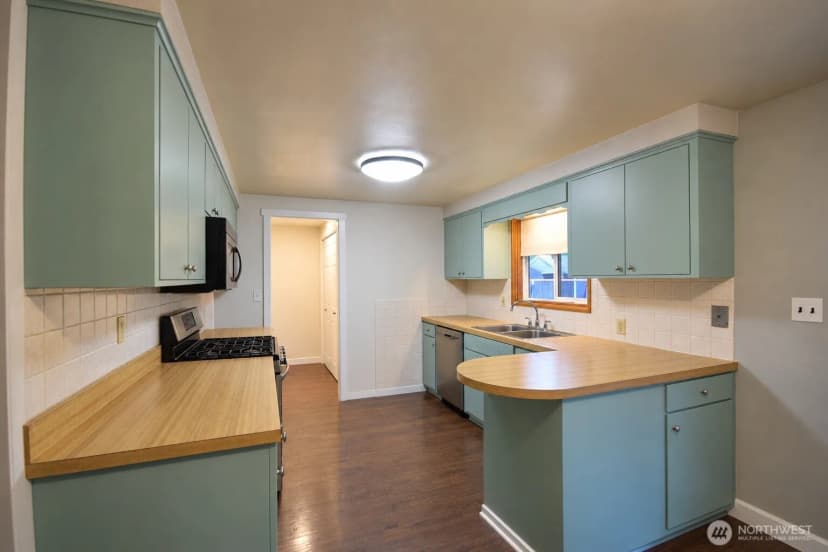 Property photo for 4819 19th Avenue Se, Lacey photo 5