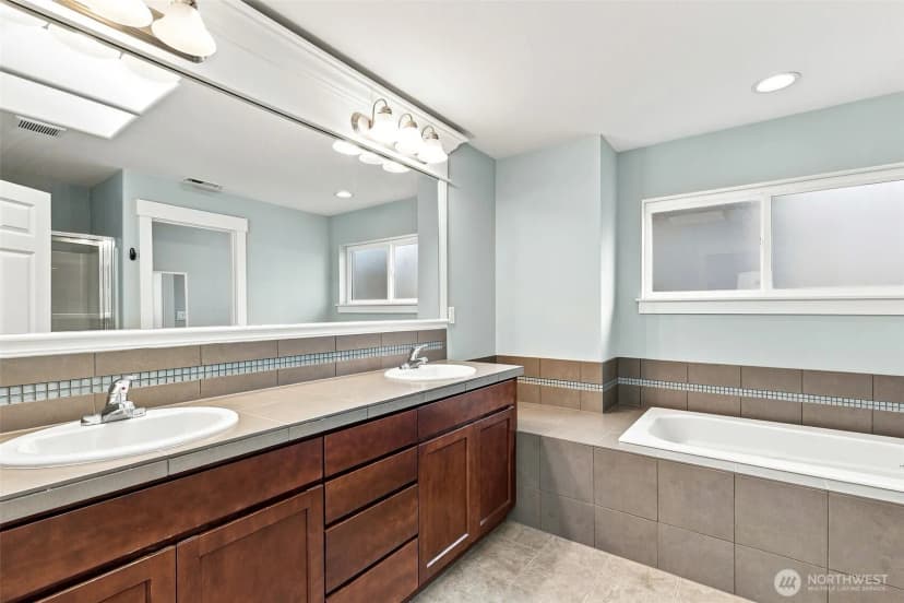 Property photo for 12420 Ne 171st Court, Woodinville photo 16