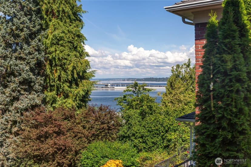 Property photo for 2306 Lake Park Drive S, Seattle photo 26