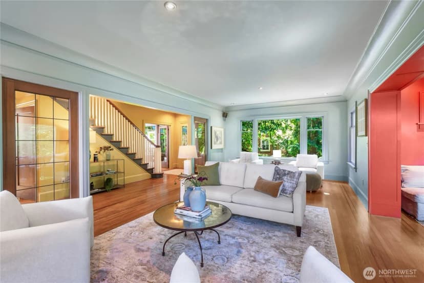 Property photo for 2306 Lake Park Drive S, Seattle photo 9
