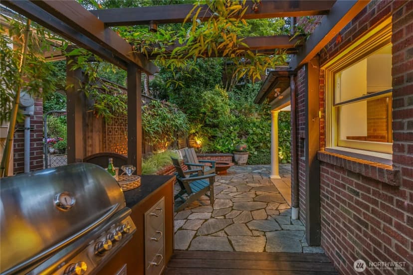 Property photo for 2306 Lake Park Drive S, Seattle photo 38