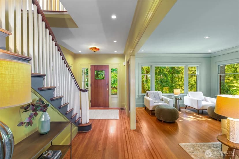 Property photo for 2306 Lake Park Drive S, Seattle photo 12