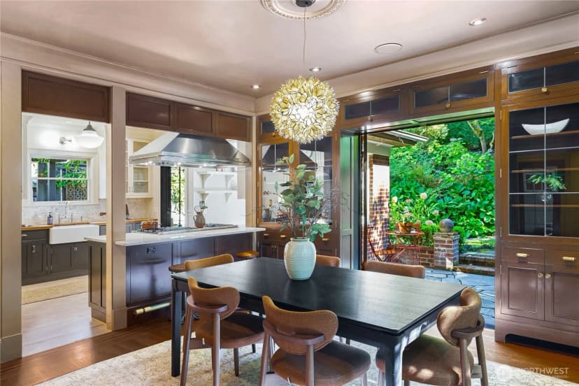 Property photo for 2306 Lake Park Drive S, Seattle photo 13