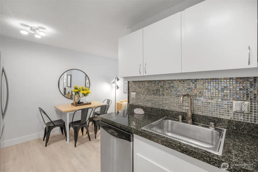 Property photo for 1200 Boylston Avenue #203, Seattle photo 10