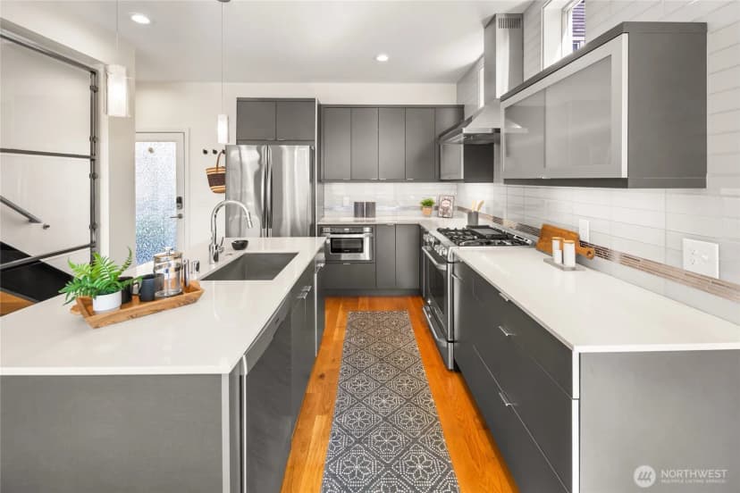 Property photo for 1919 A 9th Avenue W, Seattle photo 10