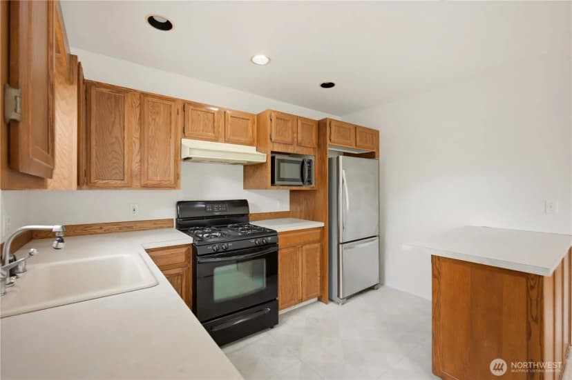 Property photo for 8914 30th Avenue Nw, Seattle photo 4
