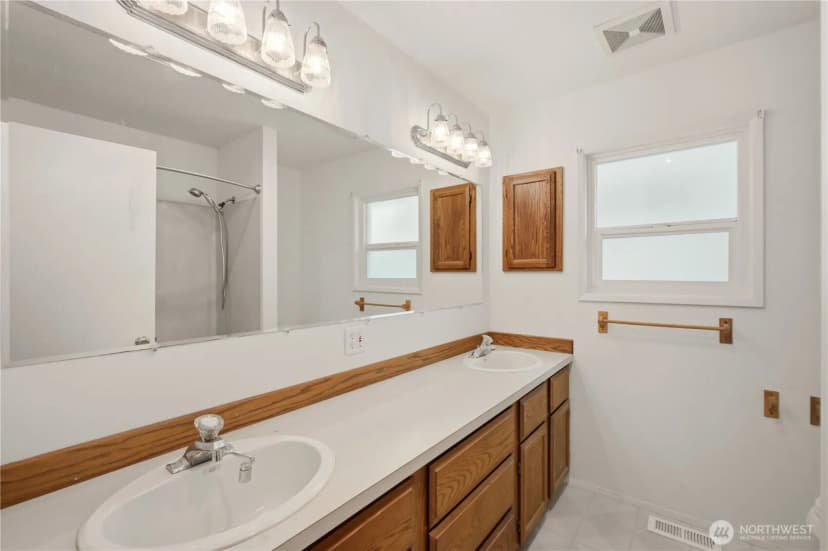 Property photo for 8914 30th Avenue Nw, Seattle photo 12