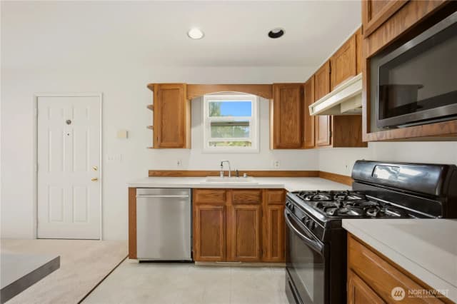 Property photo for 8914 30th Avenue Nw, Seattle photo 5