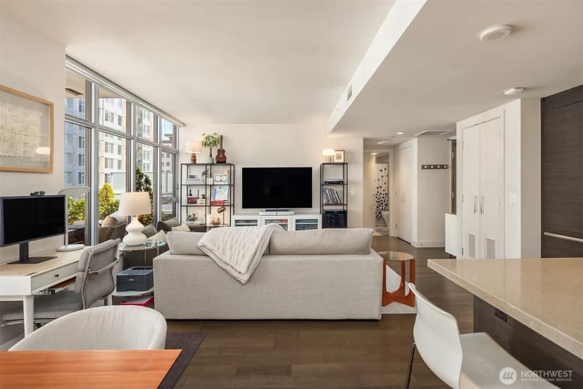 Property photo for 583 Battery Street #702n, Seattle photo 5