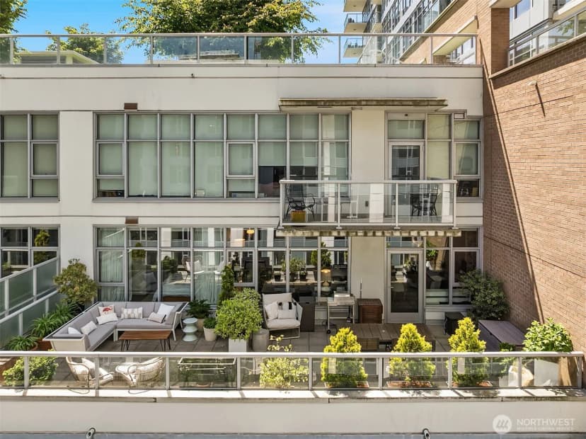 Property photo for 583 Battery Street #702n, Seattle