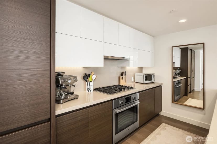 Property photo for 583 Battery Street #702n, Seattle photo 12
