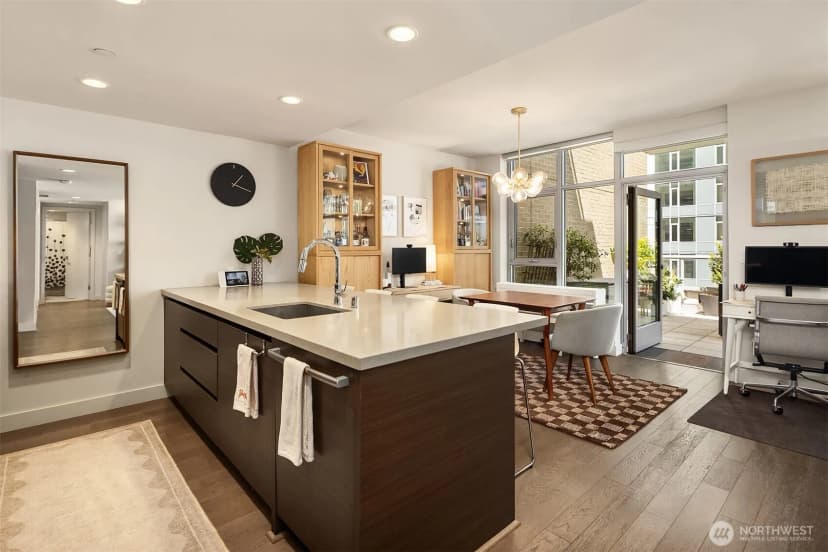 Property photo for 583 Battery Street #702n, Seattle photo 10