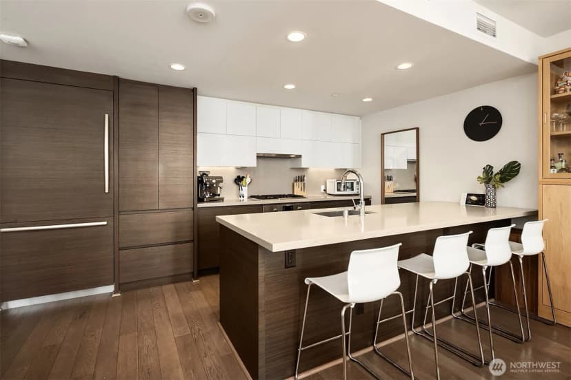 Property photo for 583 Battery Street #702n, Seattle photo 8