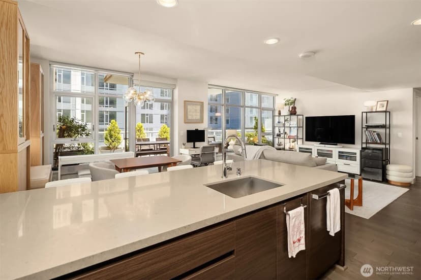 Property photo for 583 Battery Street #702n, Seattle photo 11