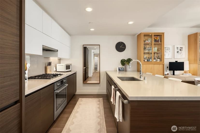 Property photo for 583 Battery Street #702n, Seattle photo 9