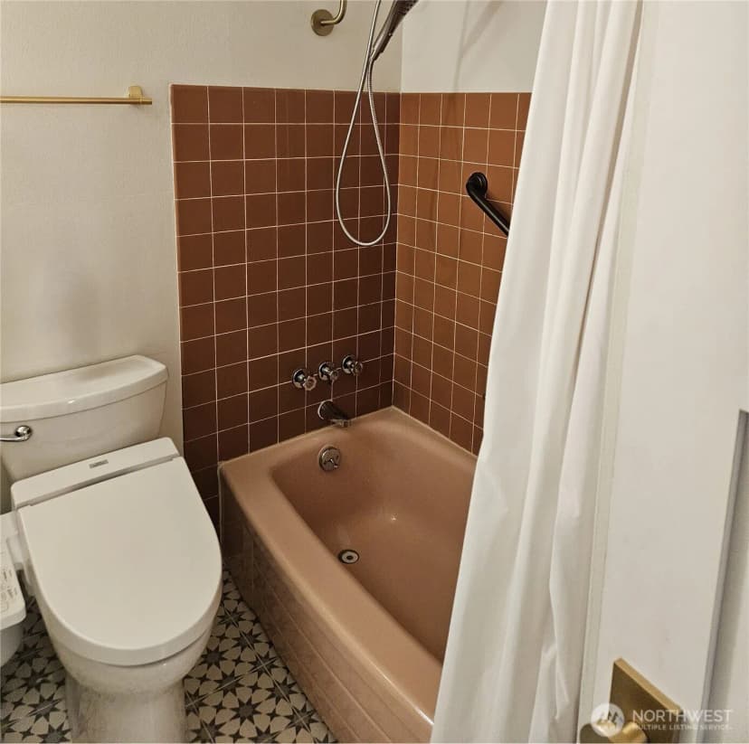 Property photo for 919 2nd Avenue W #407, Seattle photo 14
