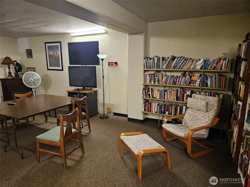 Property photo for 919 2nd Avenue W #407, Seattle photo 18