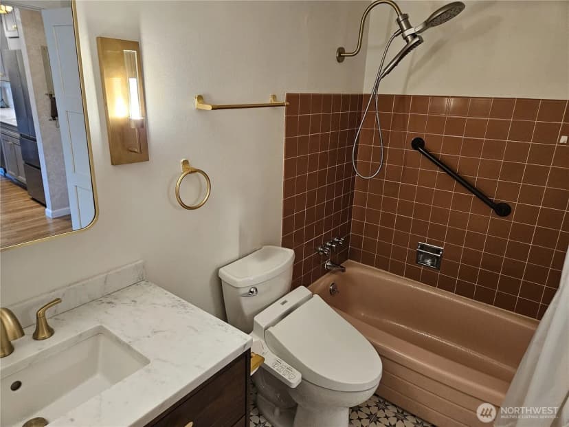 Property photo for 919 2nd Avenue W #407, Seattle photo 13