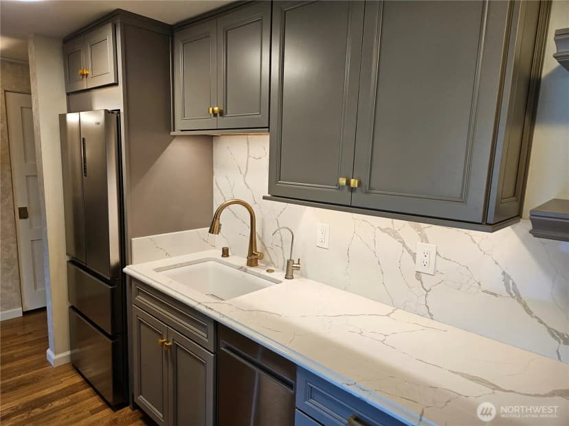 Property photo for 919 2nd Avenue W #407, Seattle photo 7