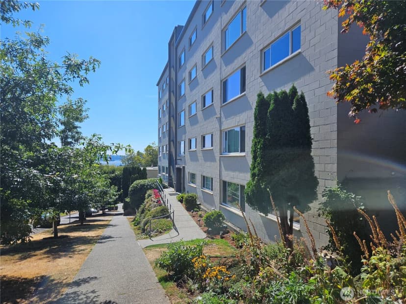 Property photo for 919 2nd Avenue W #407, Seattle