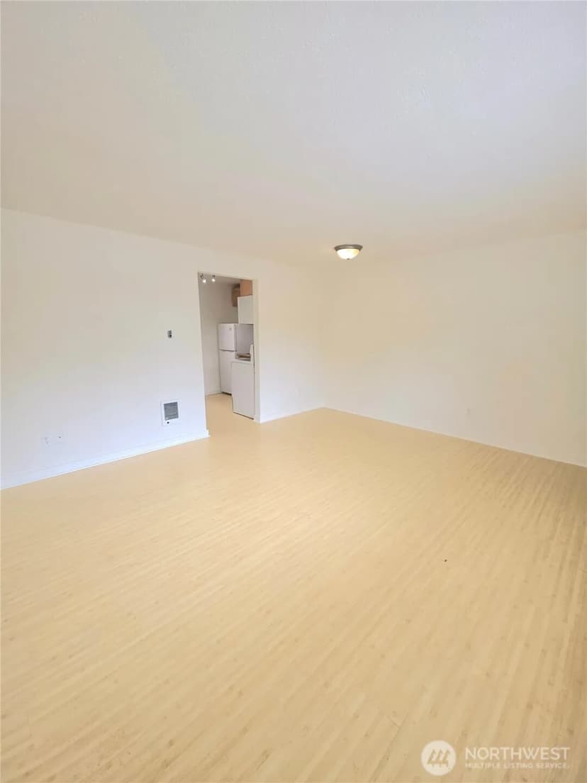 Property photo for 9811 Whitman Avenue Sw #2, Lakewood photo 4
